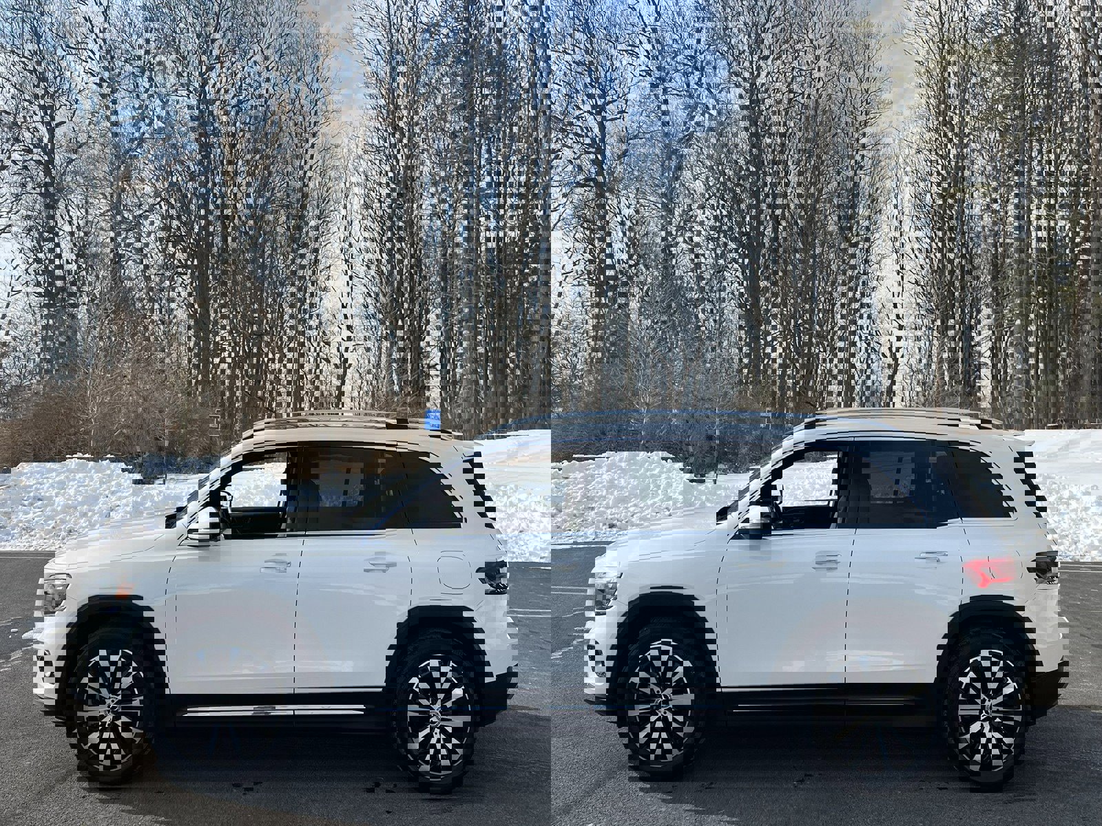 Used 2022 Mercedes-Benz GLB 250 4MATIC image 6