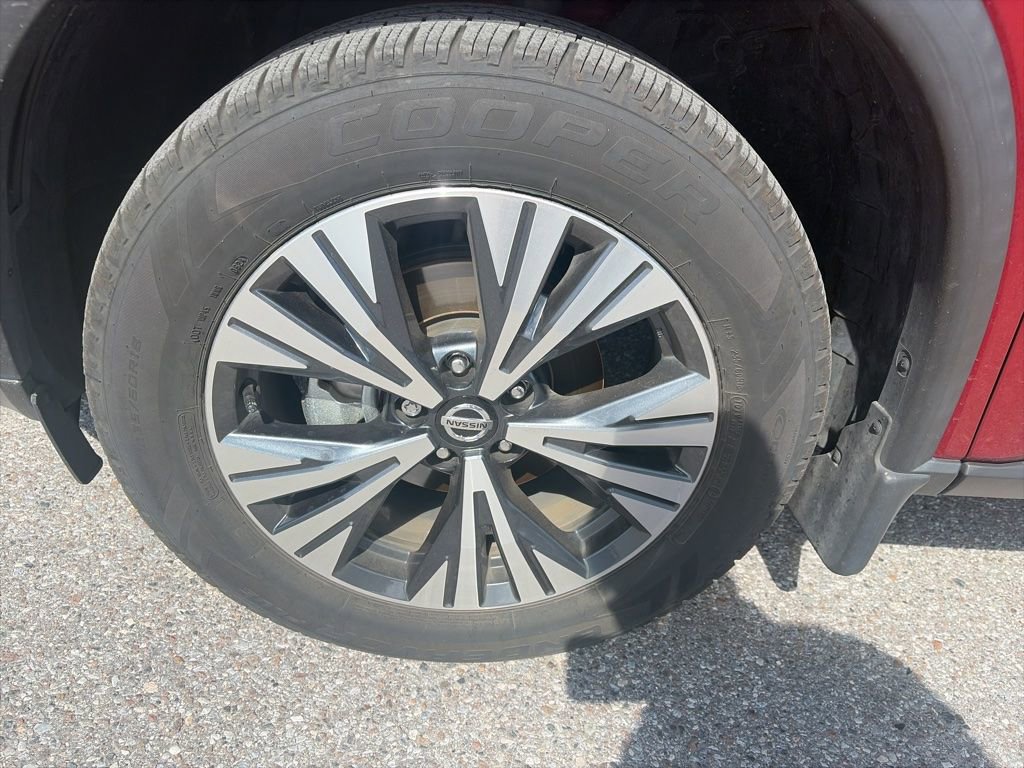 Used 2021 Nissan Rogue SV image 12