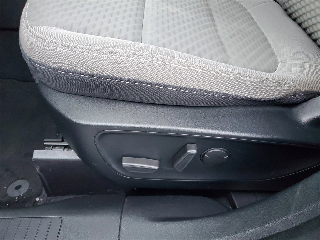 Used 2020 Ford Escape SE image 10