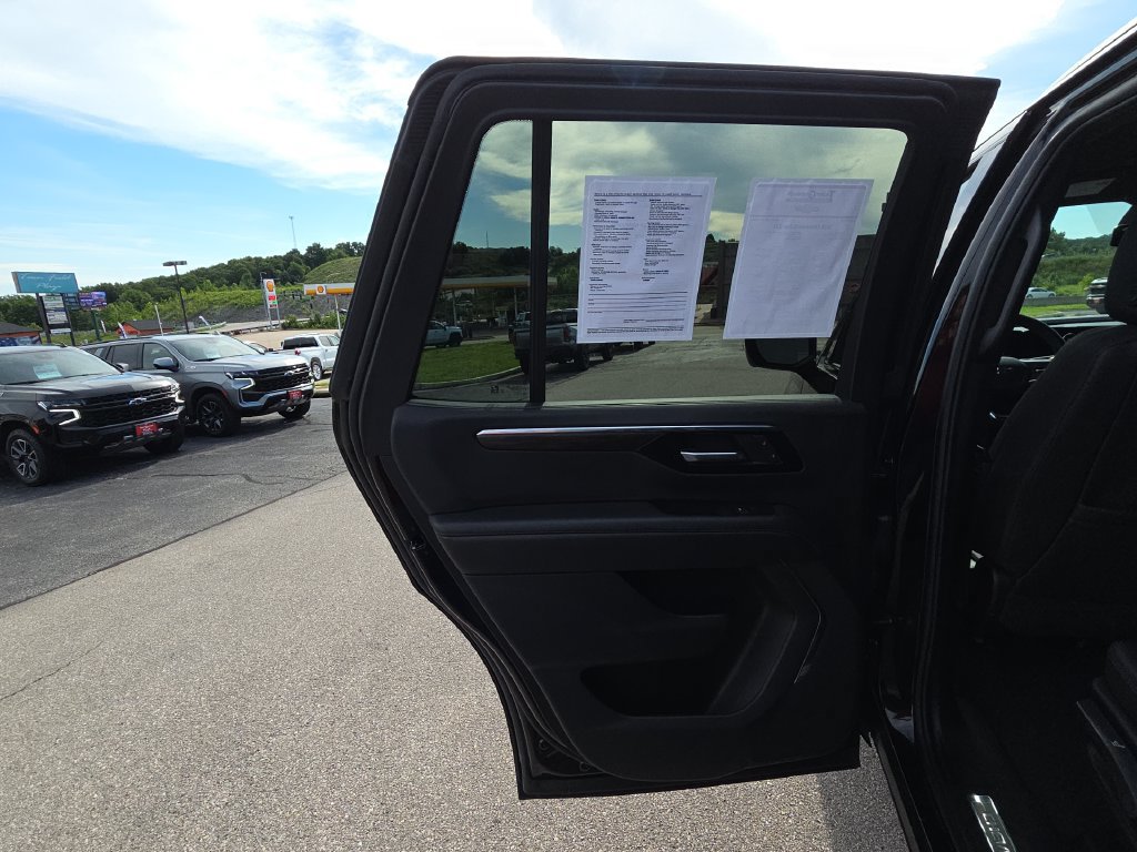 Used 2025 Chevrolet Tahoe Z71 AWD/4WD image 26