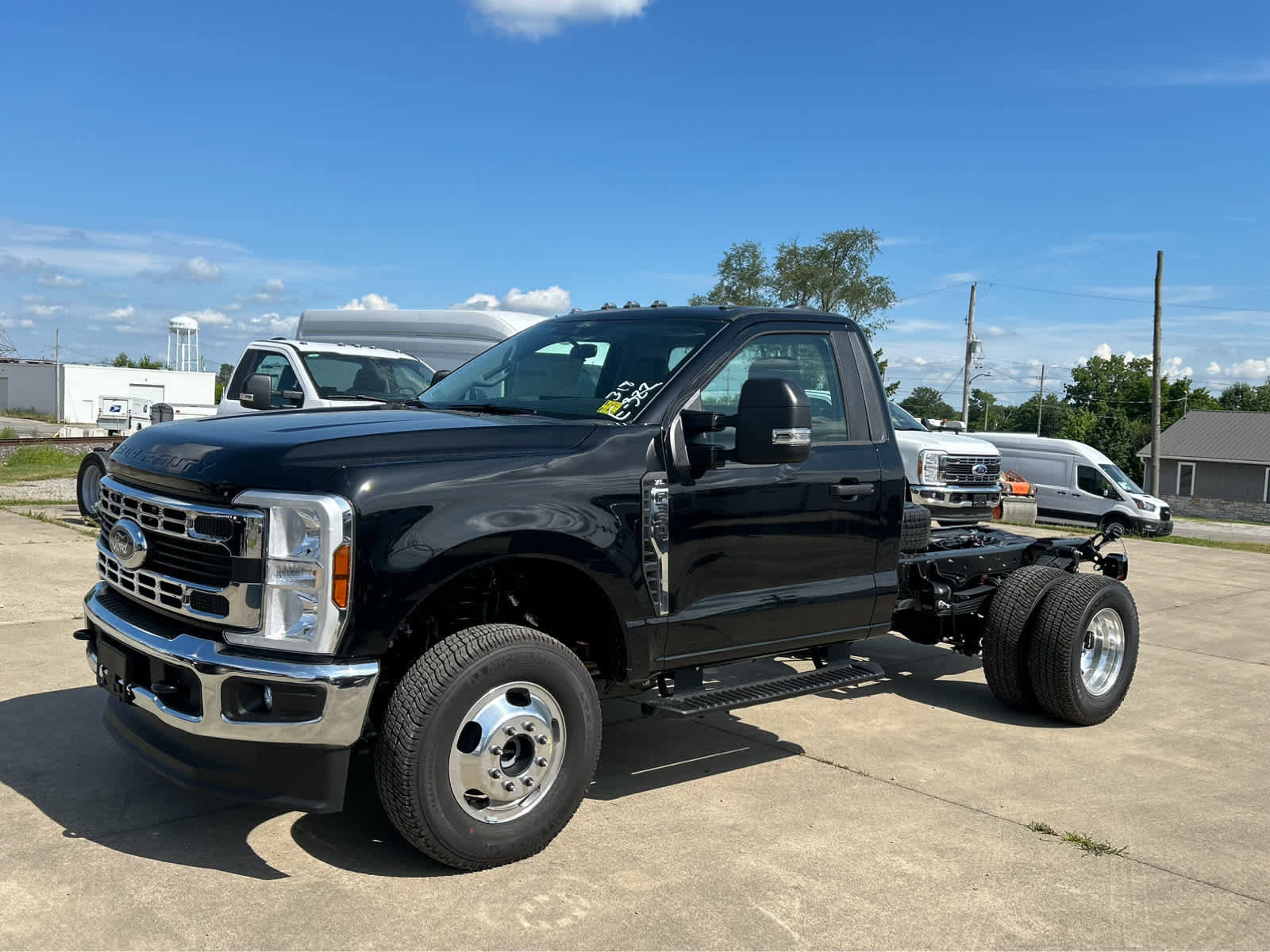 New 2025 Ford F350 XL w/ XL Chrome Package image 2
