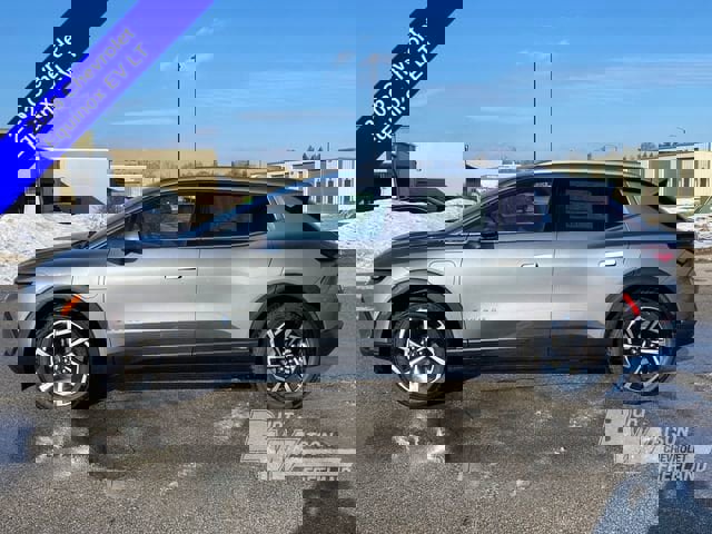 New 2026 Chevrolet Equinox EV LT image 2