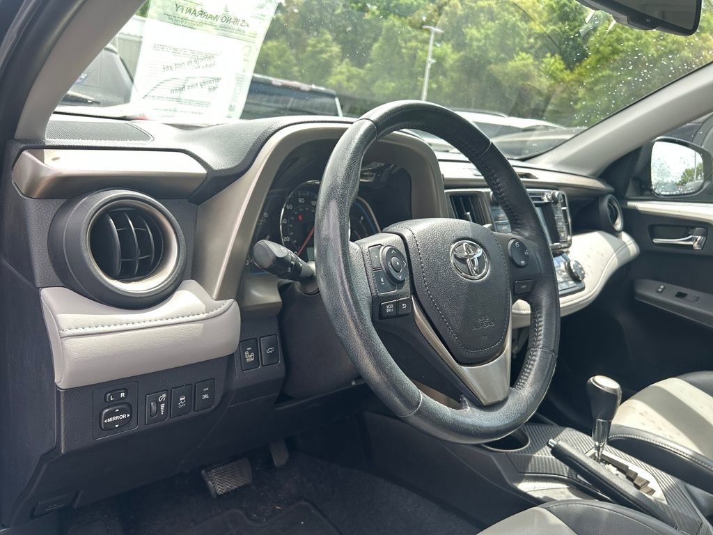 Used 2014 Toyota RAV4 Limited w/ Technology Package image 8