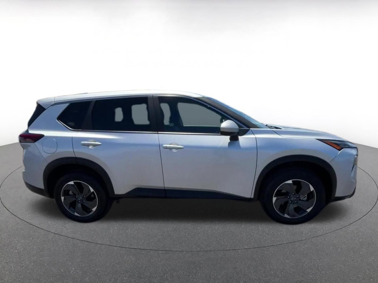 Used 2025 Nissan Rogue SV image 16