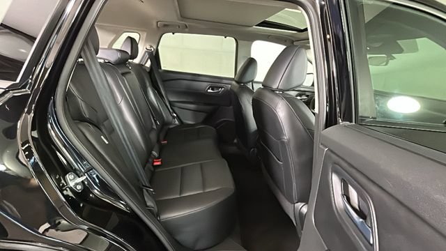 Used 2024 Nissan Rogue SV w/ SV Premium Package AWD/4WD image 30