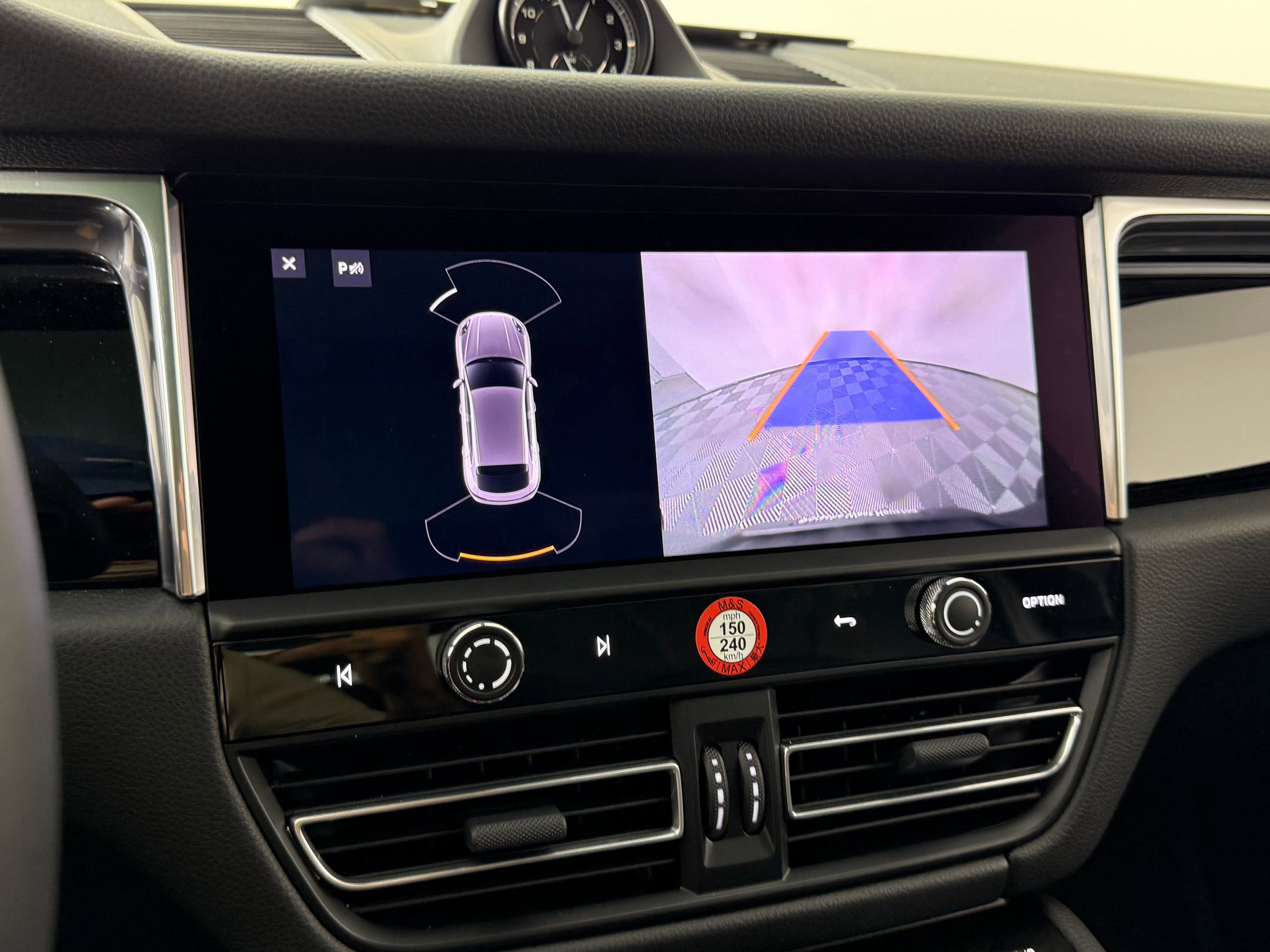 New 2025 Porsche Macan image 31