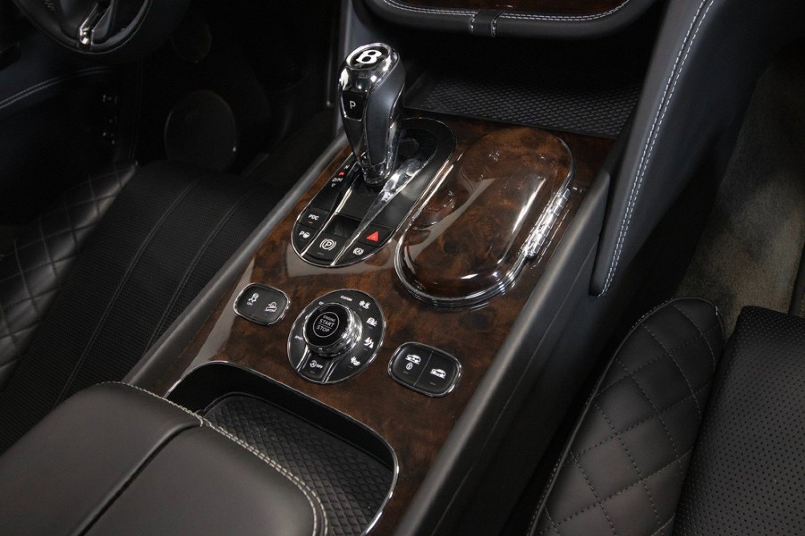 Used 2017 Bentley Bentayga image 57