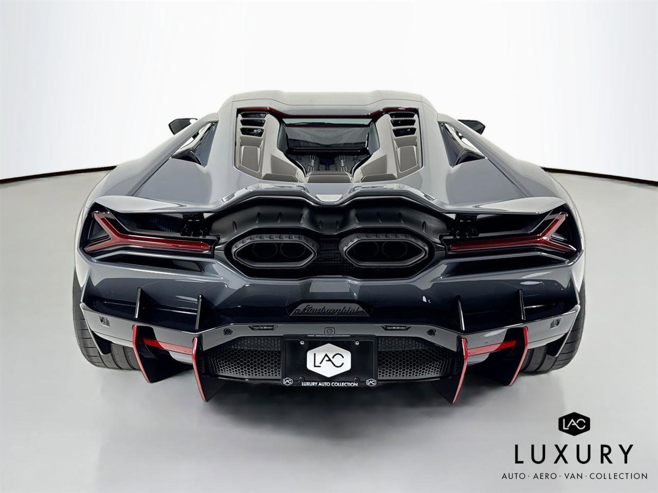 Used 2025 Lamborghini Revuelto image 7