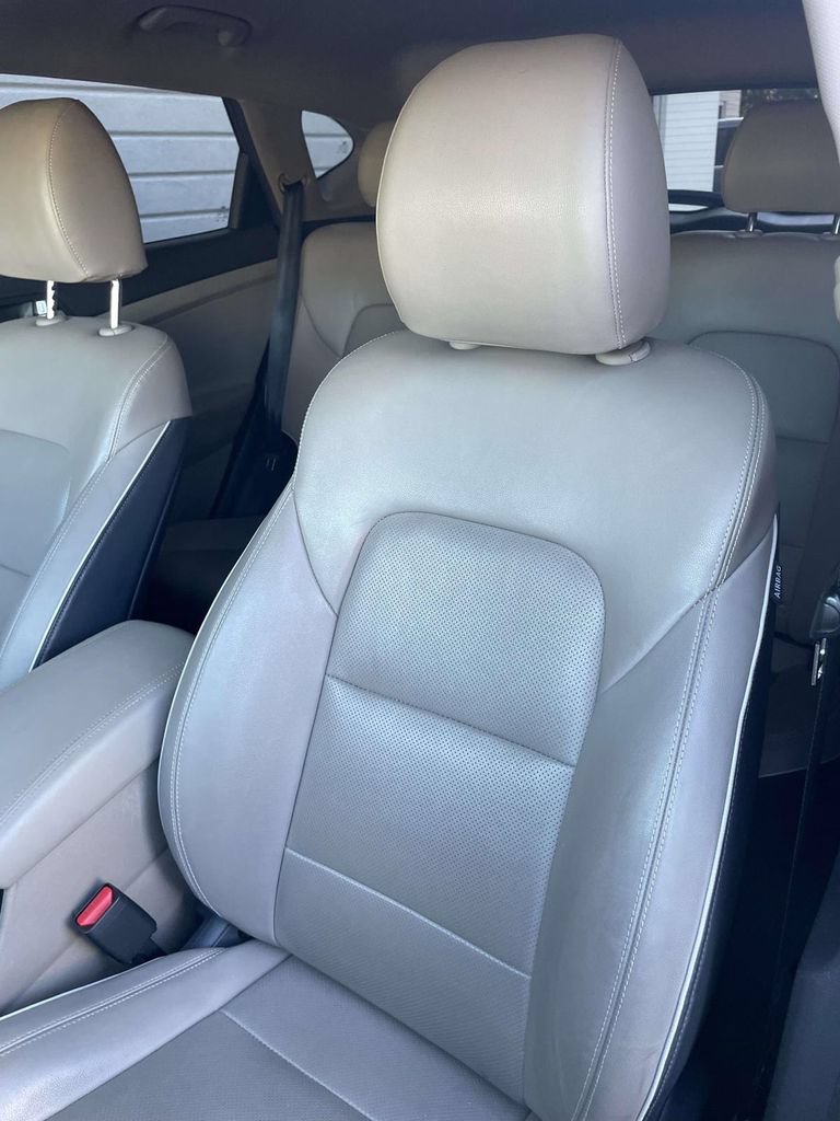 Used 2019 Hyundai Tucson Limited w/ Cargo Package FWD image 15