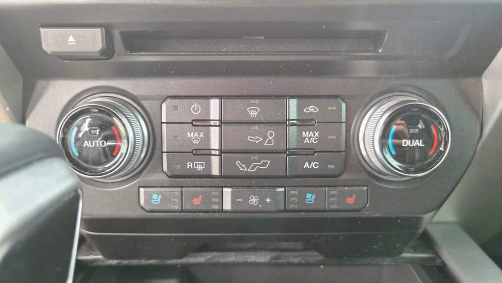 Used 2018 Ford F150 Platinum w/ Technology Package AWD/4WD image 24