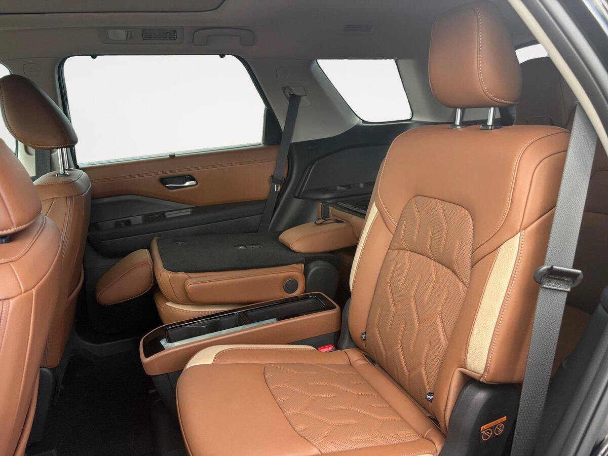 New 2026 Nissan Pathfinder Platinum AWD/4WD image 13