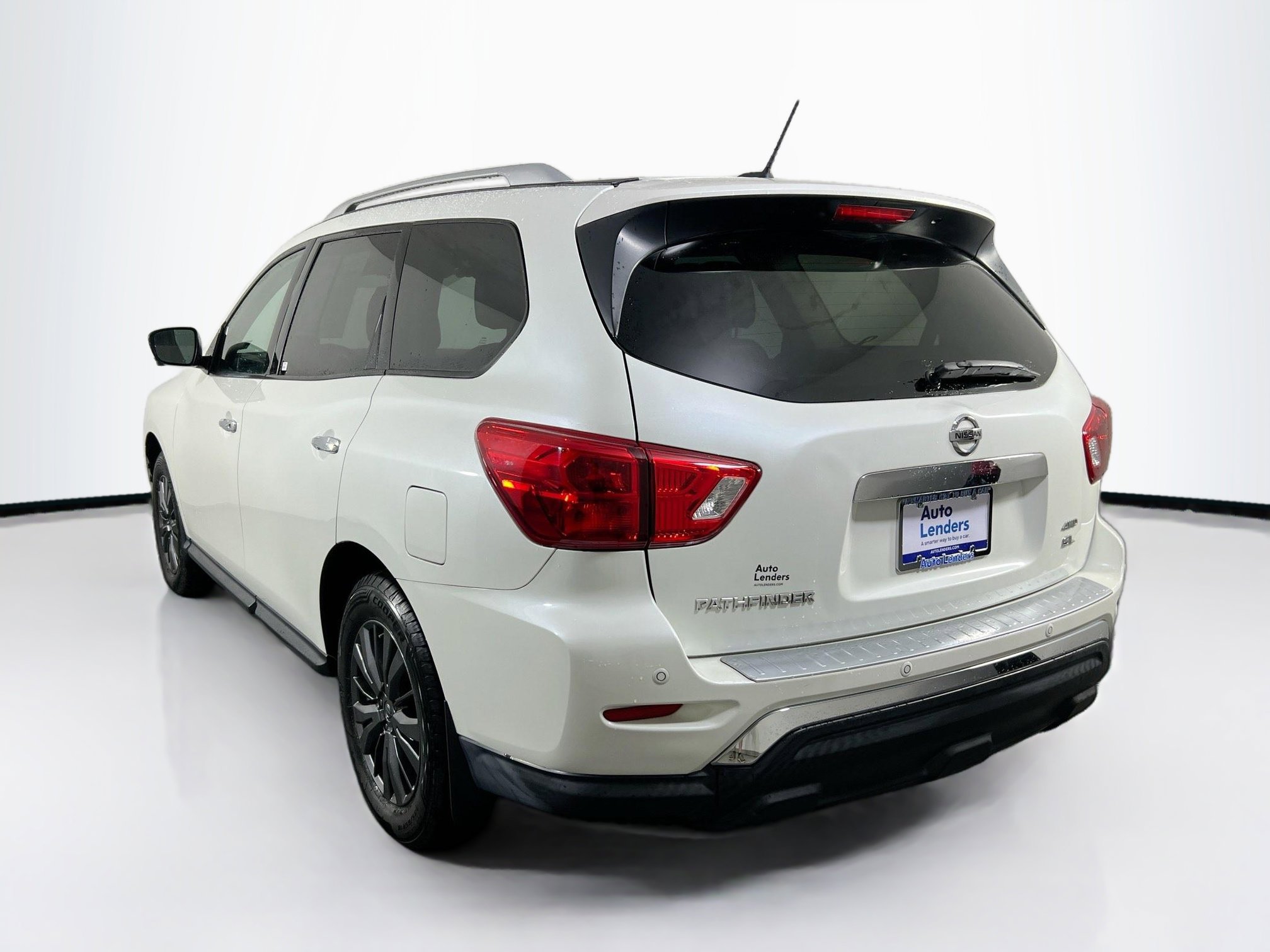 Used 2018 Nissan Pathfinder SL AWD/4WD image 7