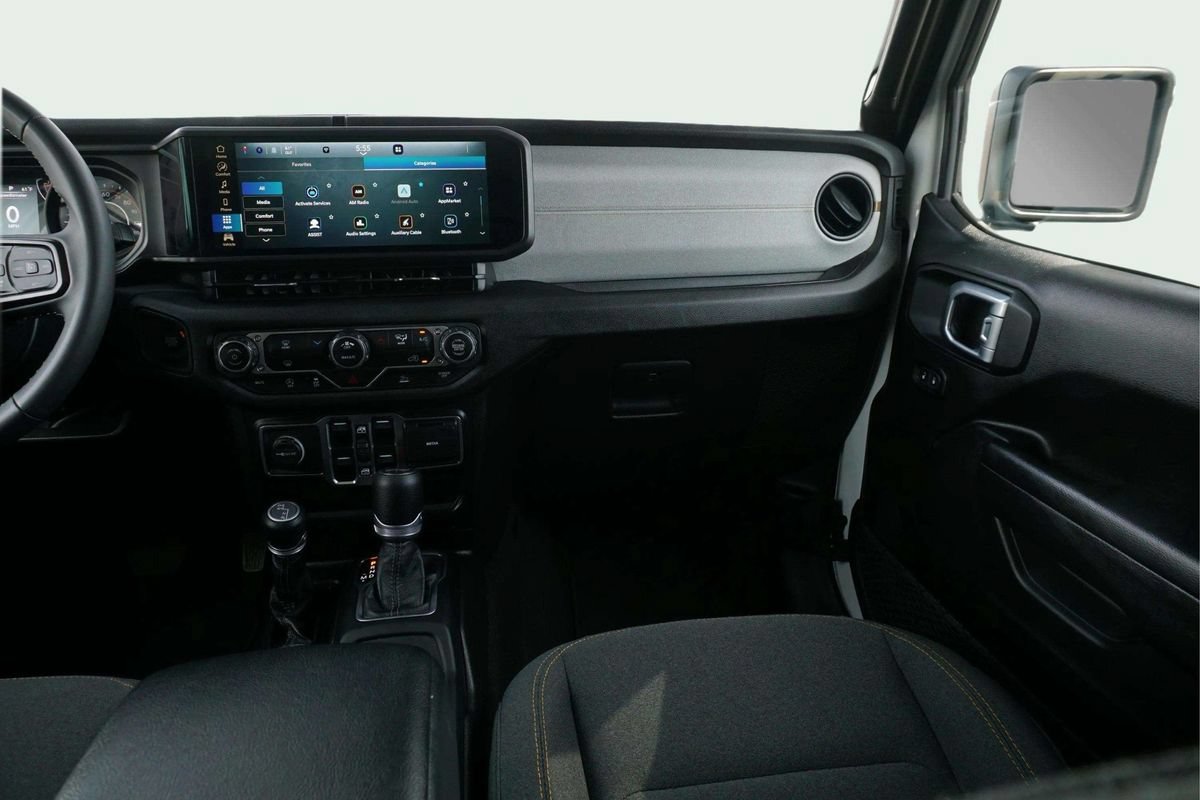 Used 2025 Jeep Wrangler Unlimited Sport AWD/4WD image 21