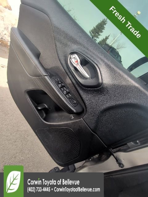 Used 2016 Jeep Cherokee Latitude w/ Cold Weather Group image 15