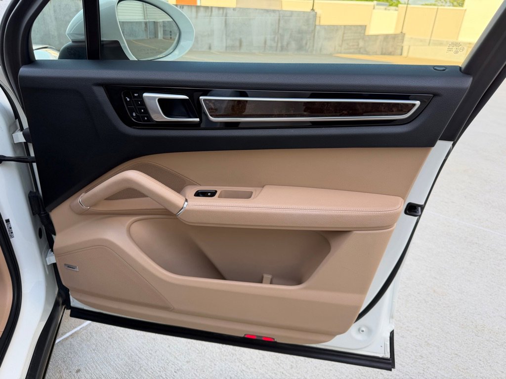 Used 2019 Porsche Cayenne AWD/4WD image 35