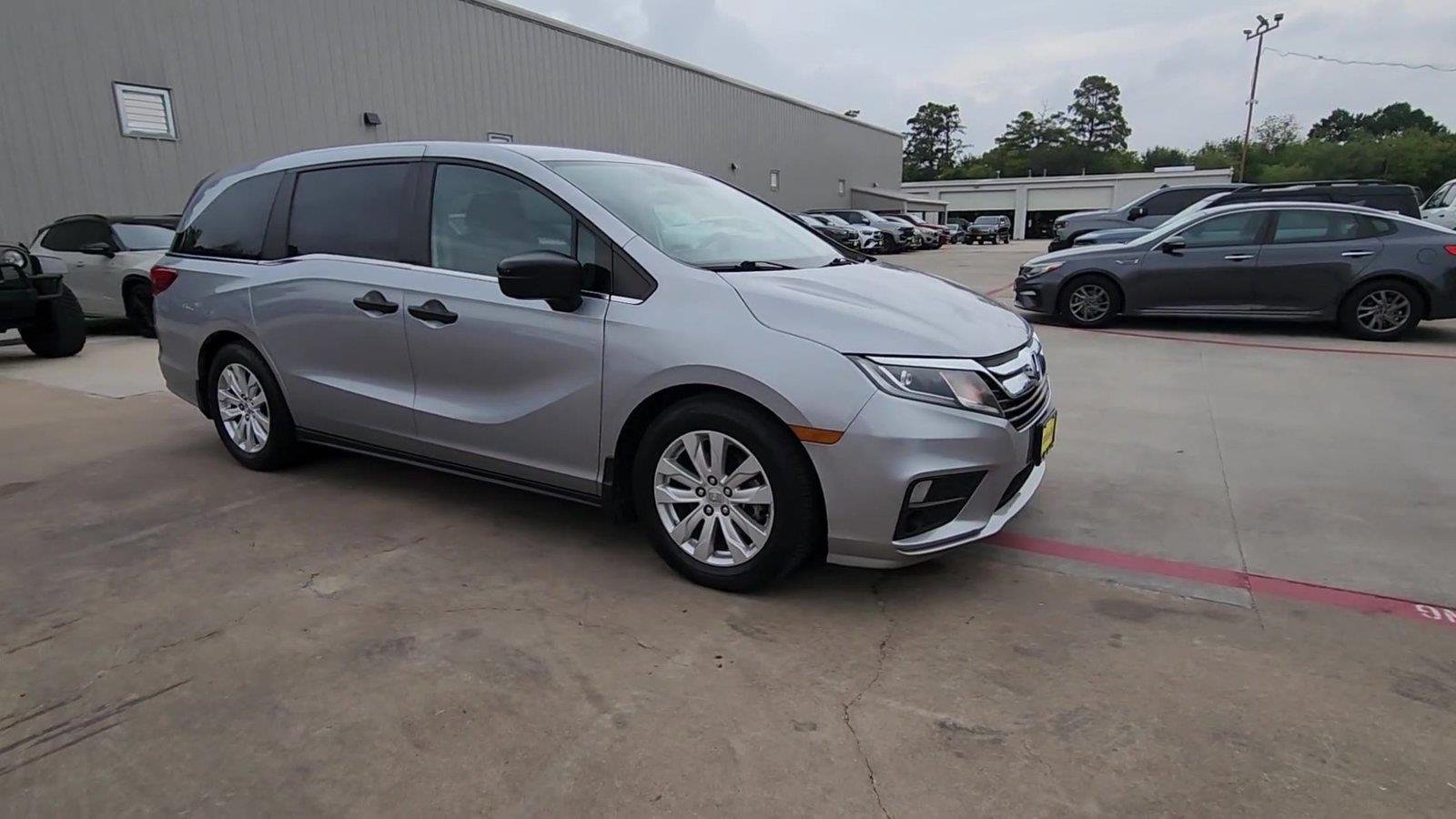Used 2018 Honda Odyssey LX image 2