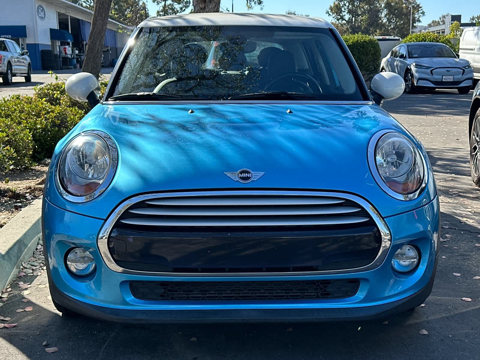 Used 2015 MINI Cooper 4-Door Hardtop FWD image 2