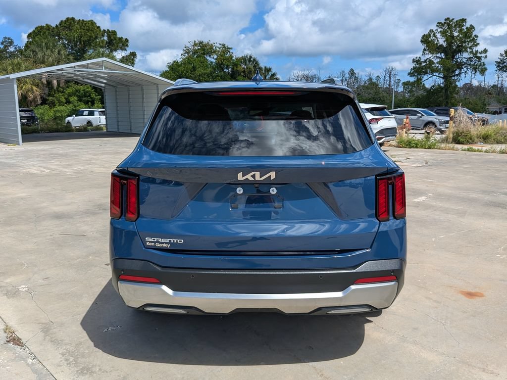 Certified 2025 Kia Sorento EX w/ Panoramic Sunroof Package FWD image 7
