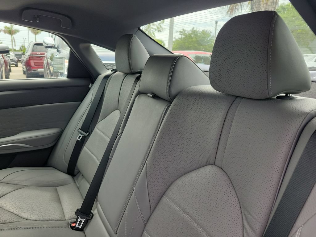 Used 2019 Toyota Avalon Limited w/ Advanced Safety Package FWD image 23