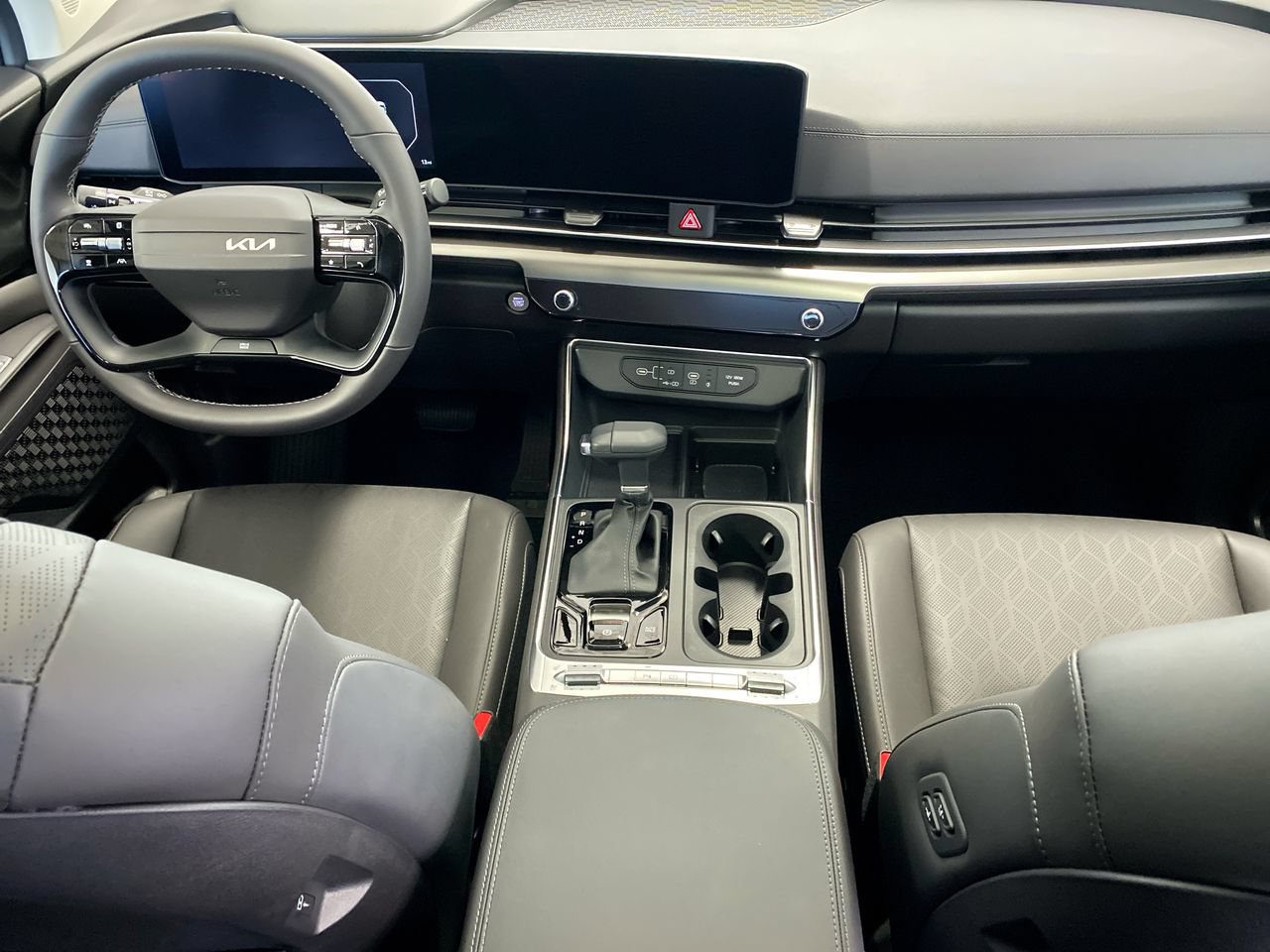 New 2027 Kia Carnival SX w/ Dark Edition Package FWD image 33