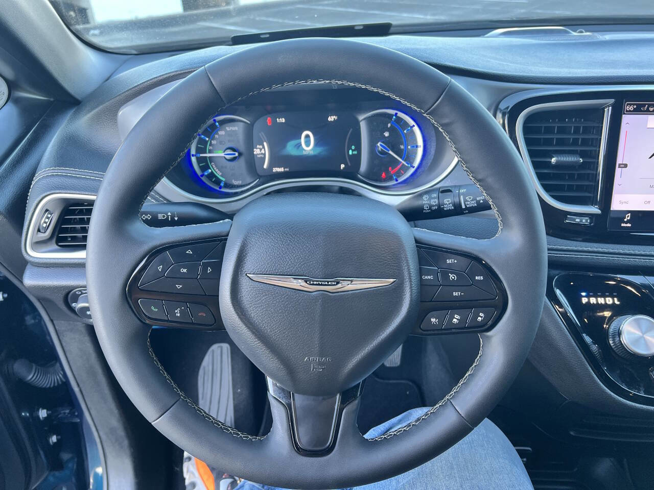 Used 2023 Chrysler Pacifica Touring-L w/ S Appearance Package image 28