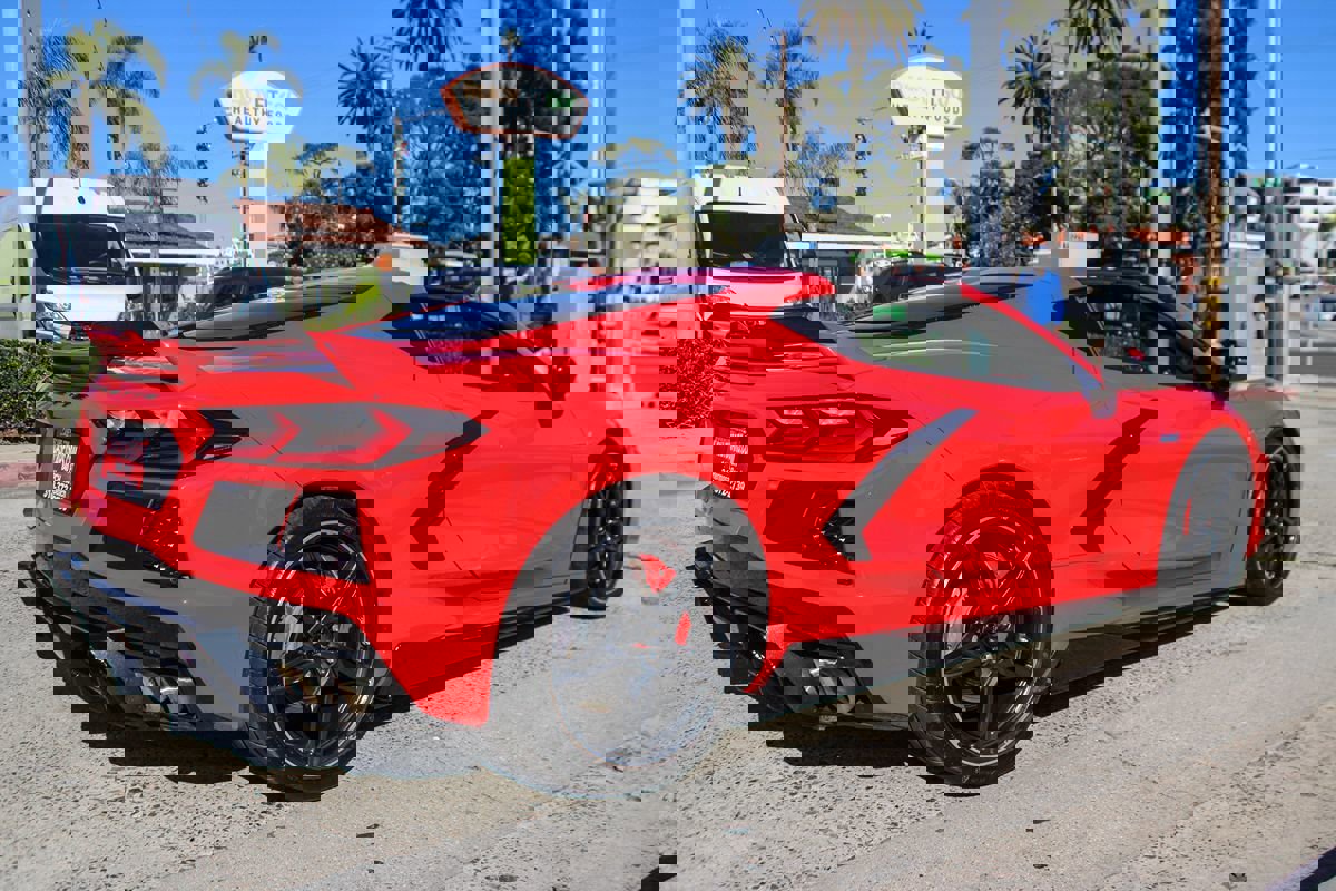 Used 2020 Chevrolet Corvette Stingray Premium Cpe w/ 3LT Preferred Equipment Group image 6