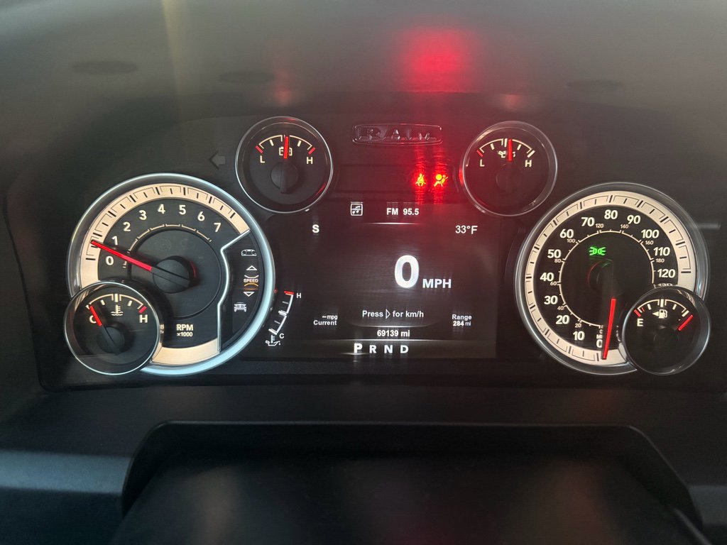 Used 2015 RAM 2500 SLT w/ Luxury Group image 12