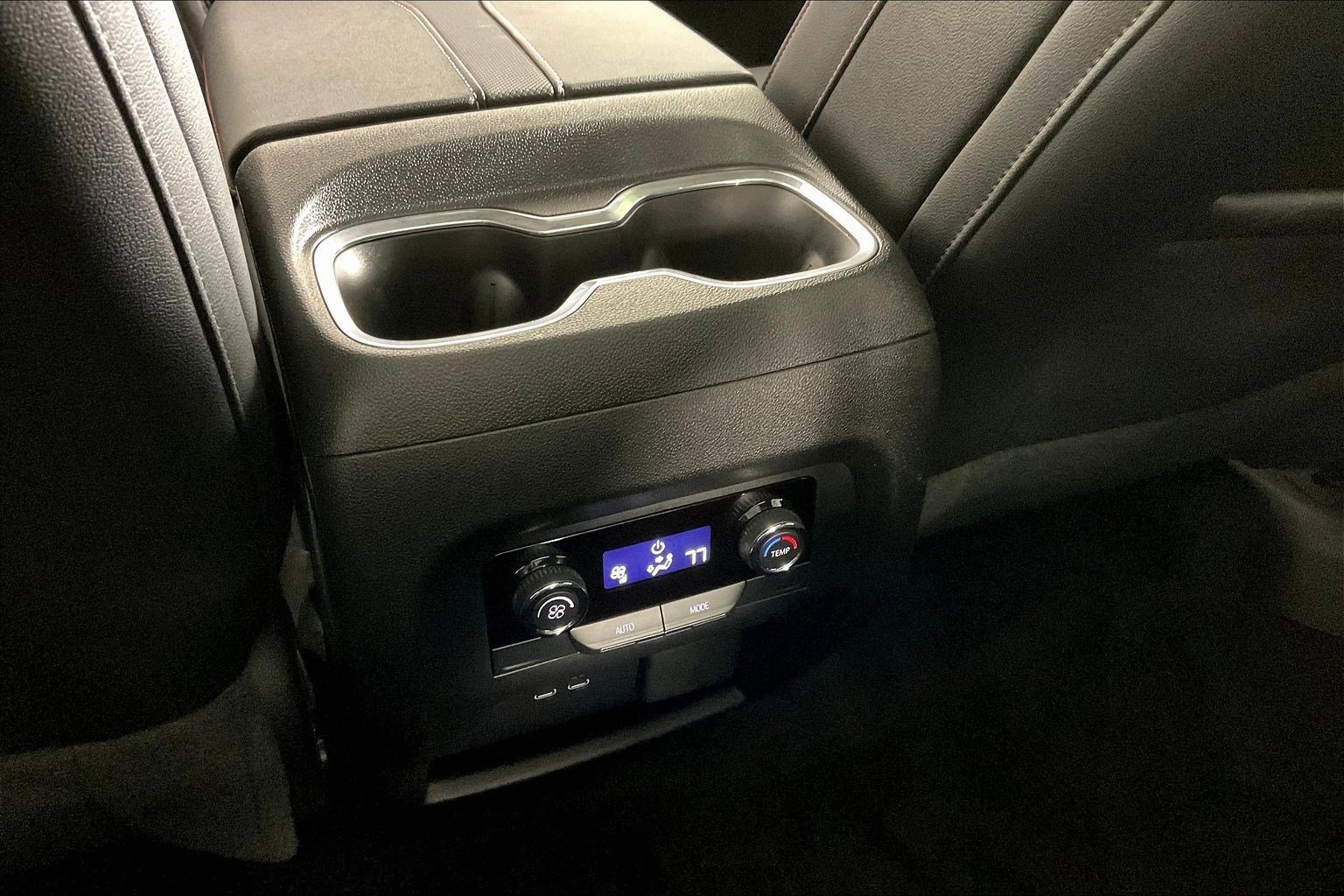 Used 2024 Chevrolet Traverse Z71 w/ Enhanced Driving Package image 10