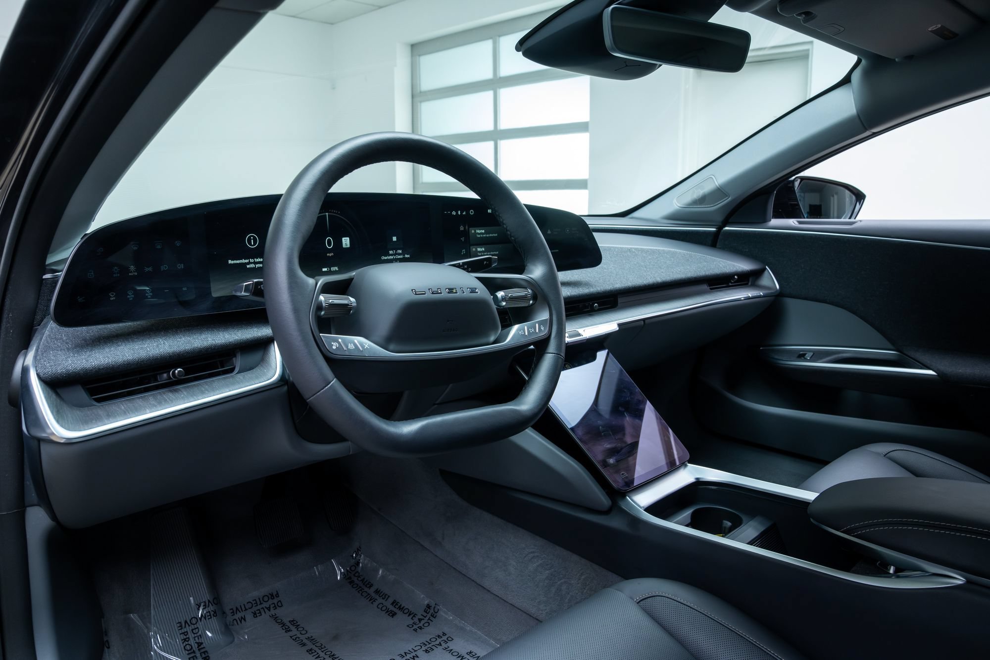 Used 2025 Lucid Air Touring AWD/4WD image 19