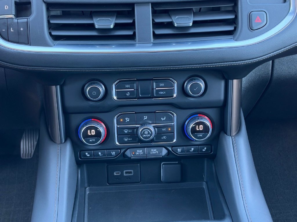 Used 2022 Chevrolet Suburban High Country AWD/4WD image 18