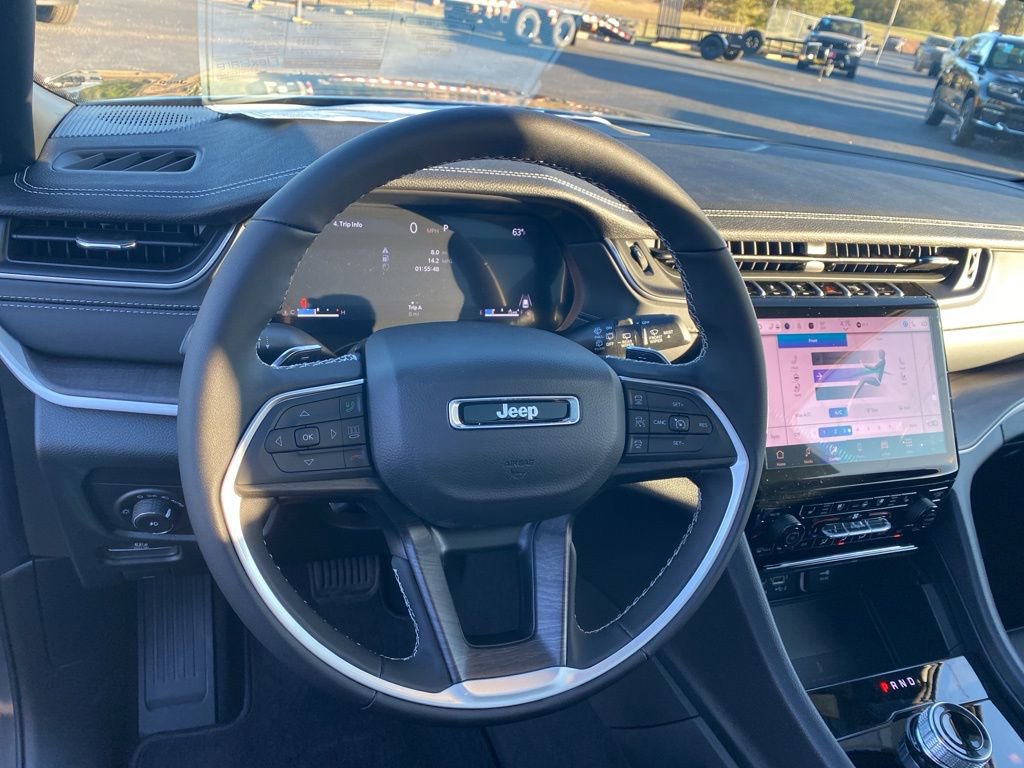 New 2025 Jeep Grand Cherokee L Limited w/ Luxury Tech Group II image 15