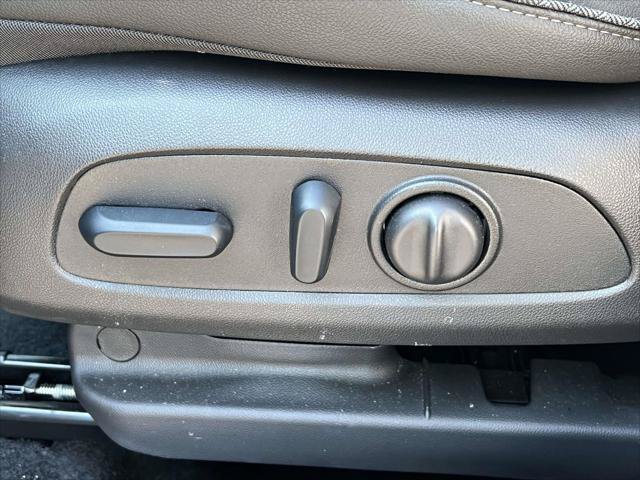 Used 2025 Buick Encore GX Preferred w/ Advanced Technology Package AWD/4WD image 19
