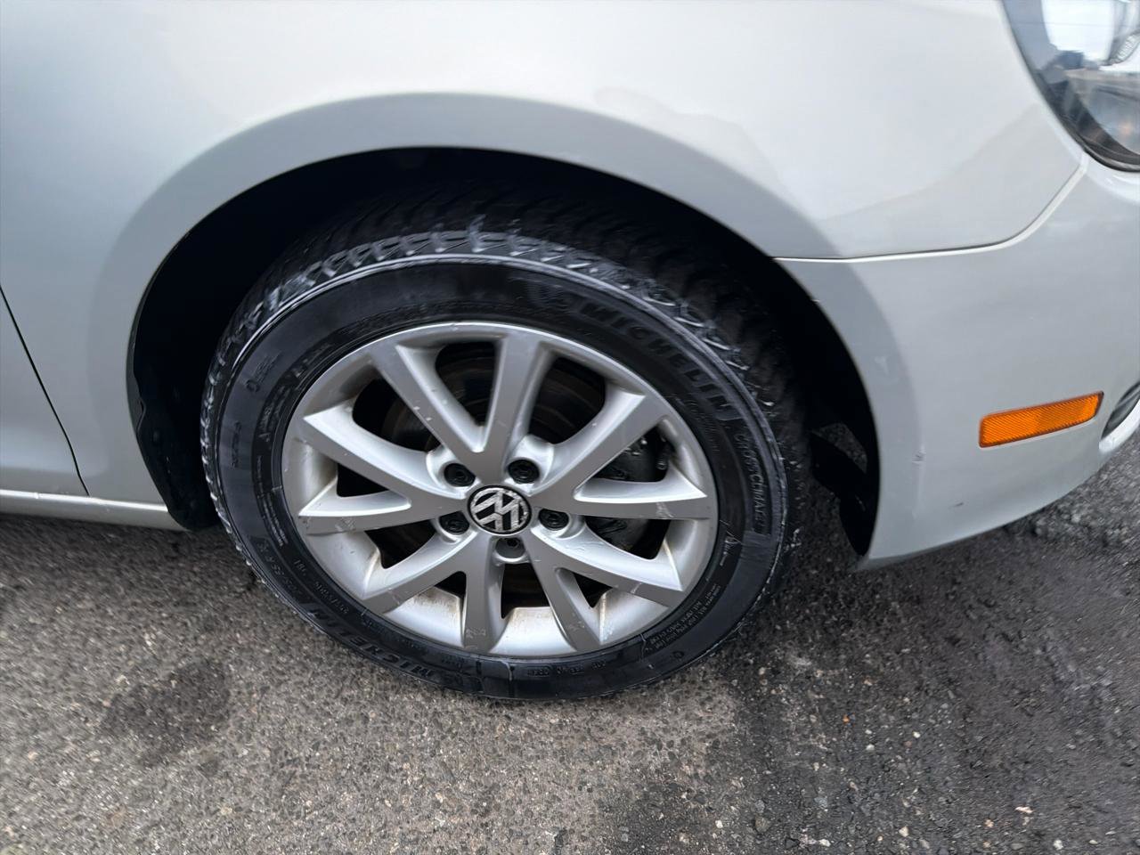 Used 2011 Volkswagen Jetta SE image 4