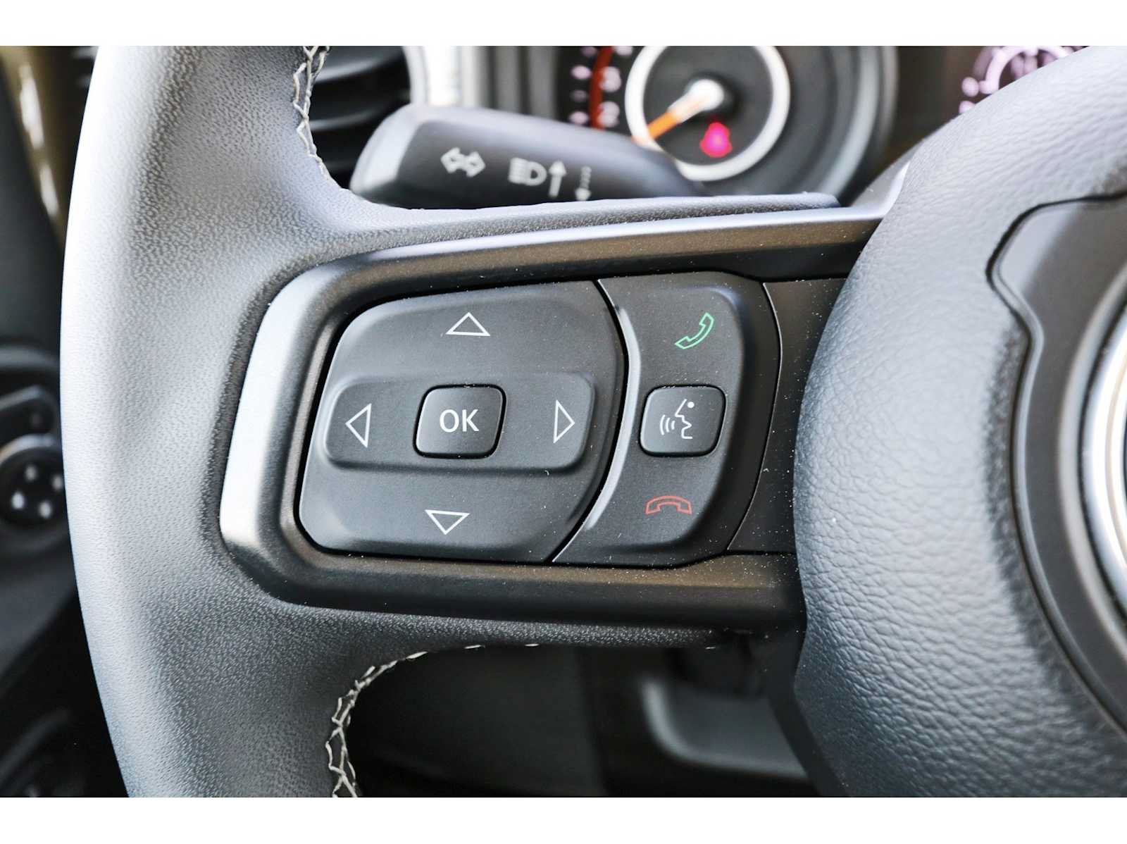 Used 2025 Jeep Wrangler Unlimited Sport AWD/4WD image 15