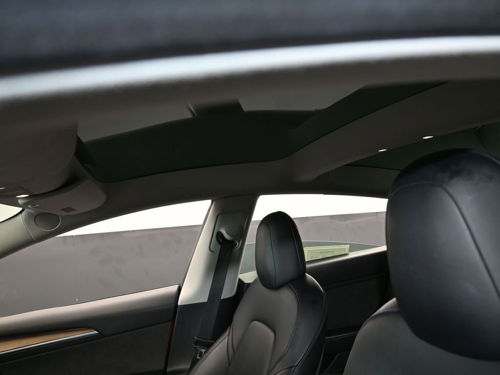 Used 2022 Tesla Model 3 Standard Range image 11