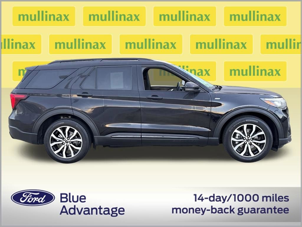 Used 2025 Ford Explorer ST-Line image 2