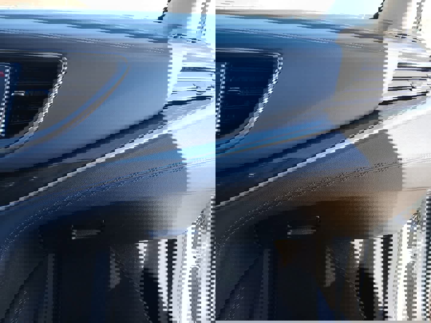 Used 2019 Buick Enclave Essence image 36