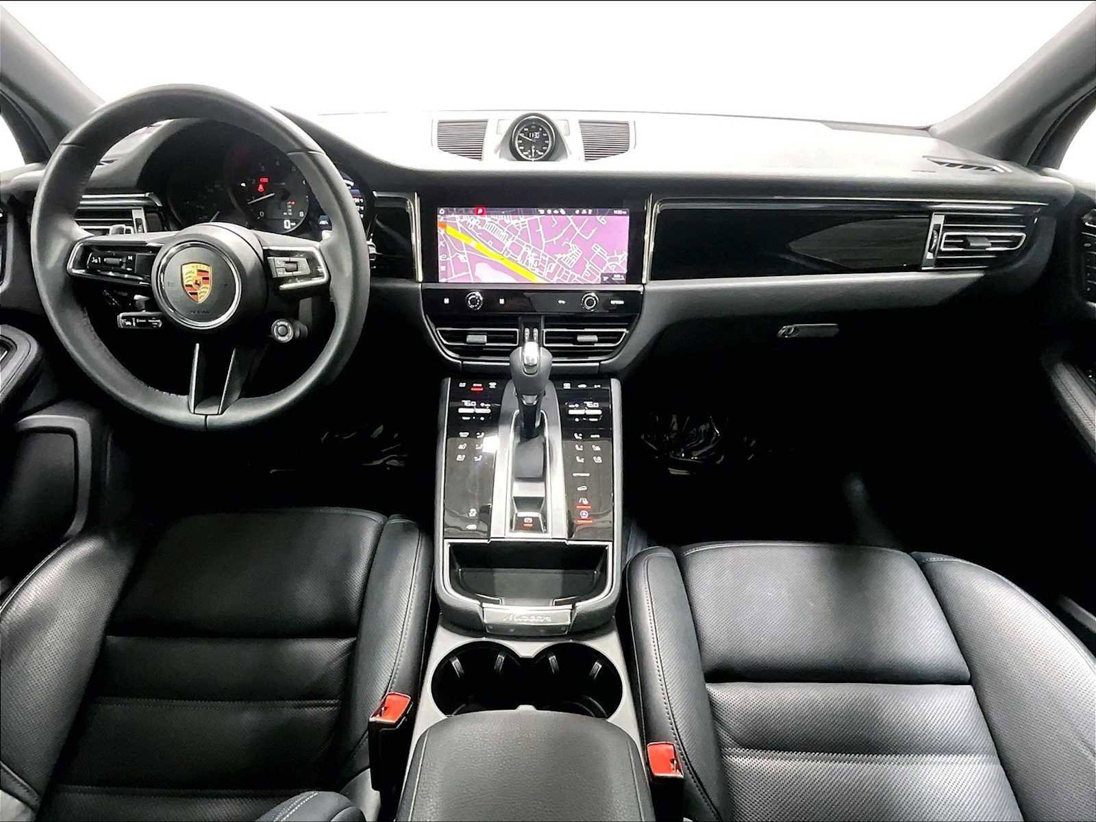 Used 2025 Porsche Macan image 17