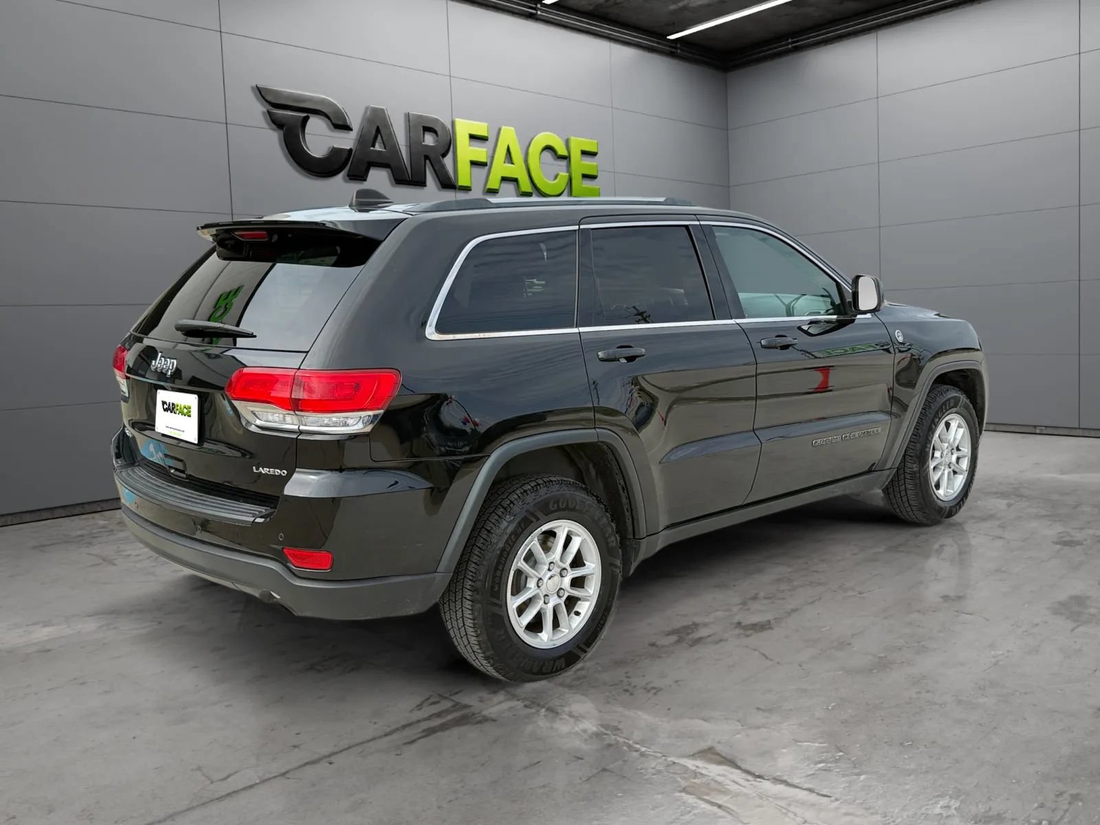 Used 2019 Jeep Grand Cherokee Laredo AWD/4WD image 12