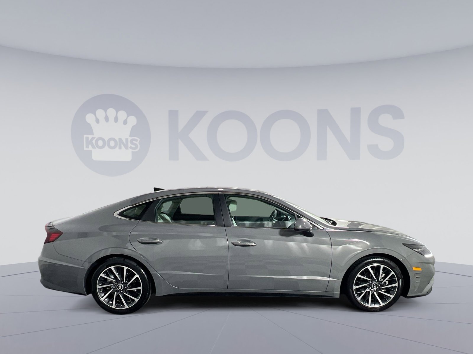 Used 2023 Hyundai Sonata Limited w/ Preferred Accessory Package image 8