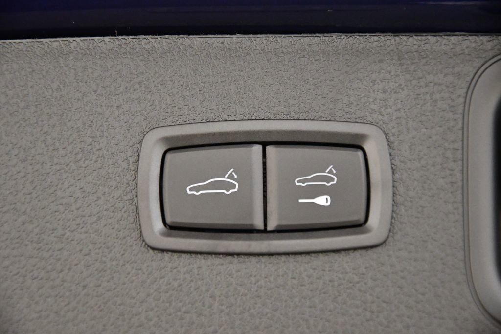 Certified 2025 Porsche Macan image 60