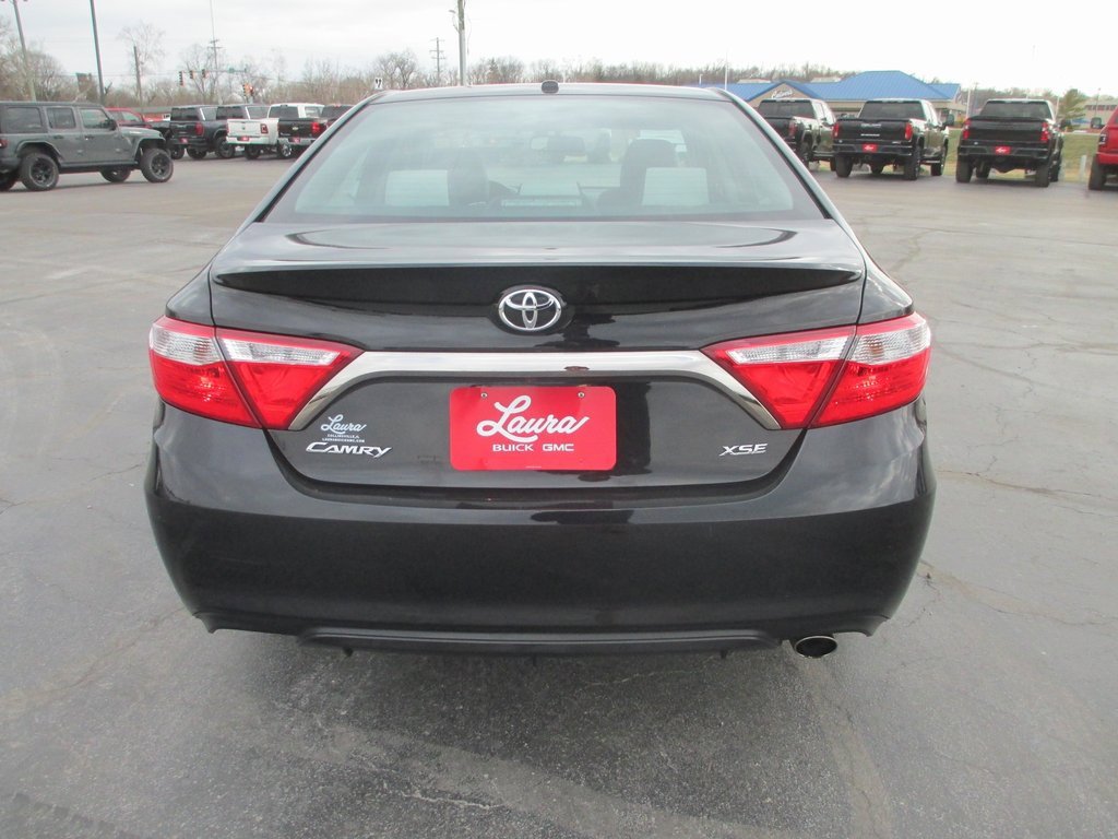 Used 2017 Toyota Camry XSE image 5