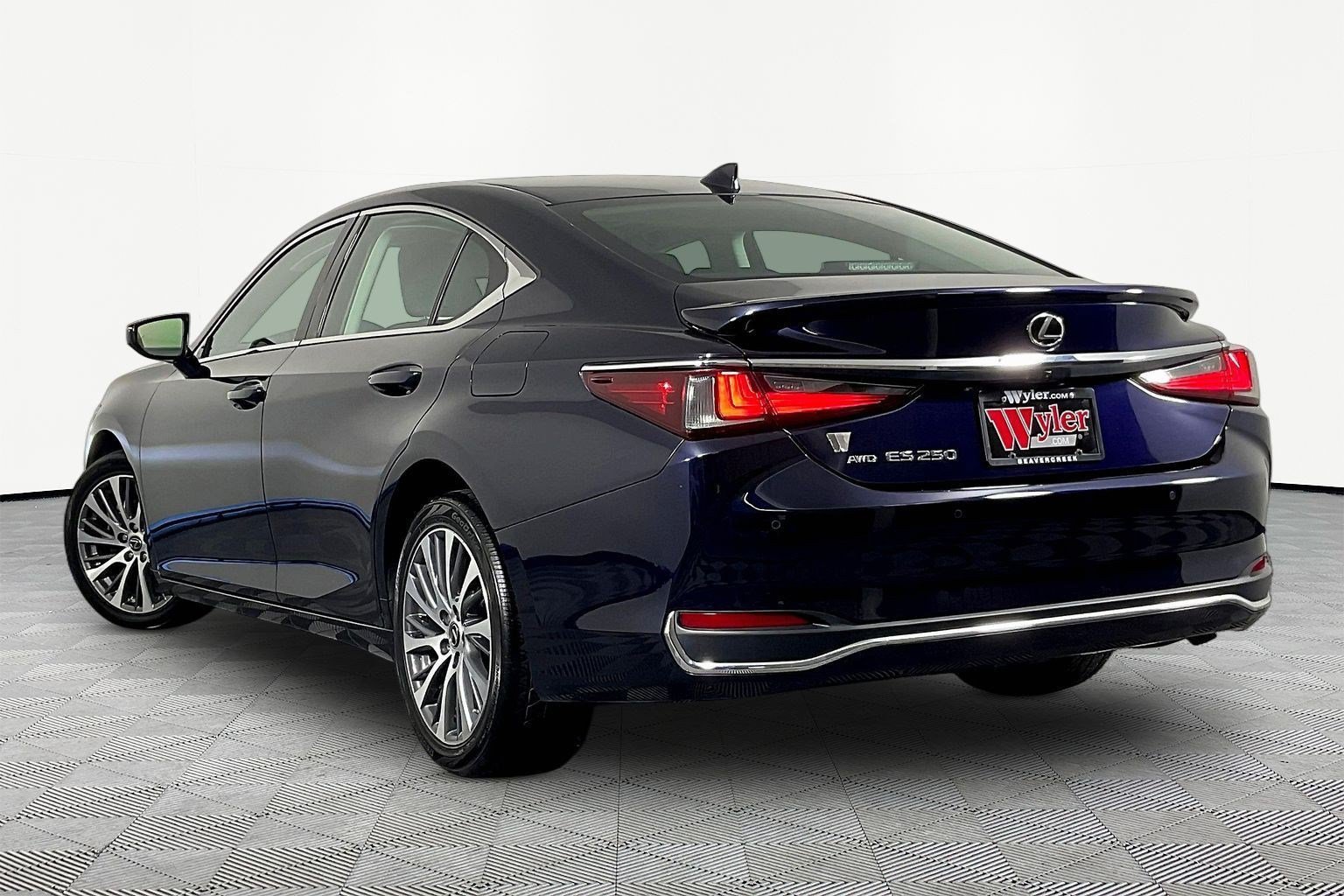 Used 2021 Lexus ES 250 w/ Premium Package AWD/4WD image 4