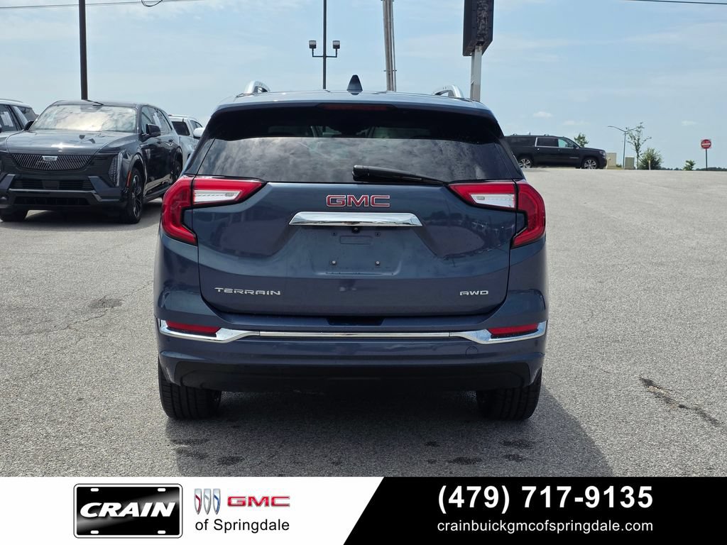 Used 2024 GMC Terrain Denali w/ Denali Premium Package AWD/4WD image 6
