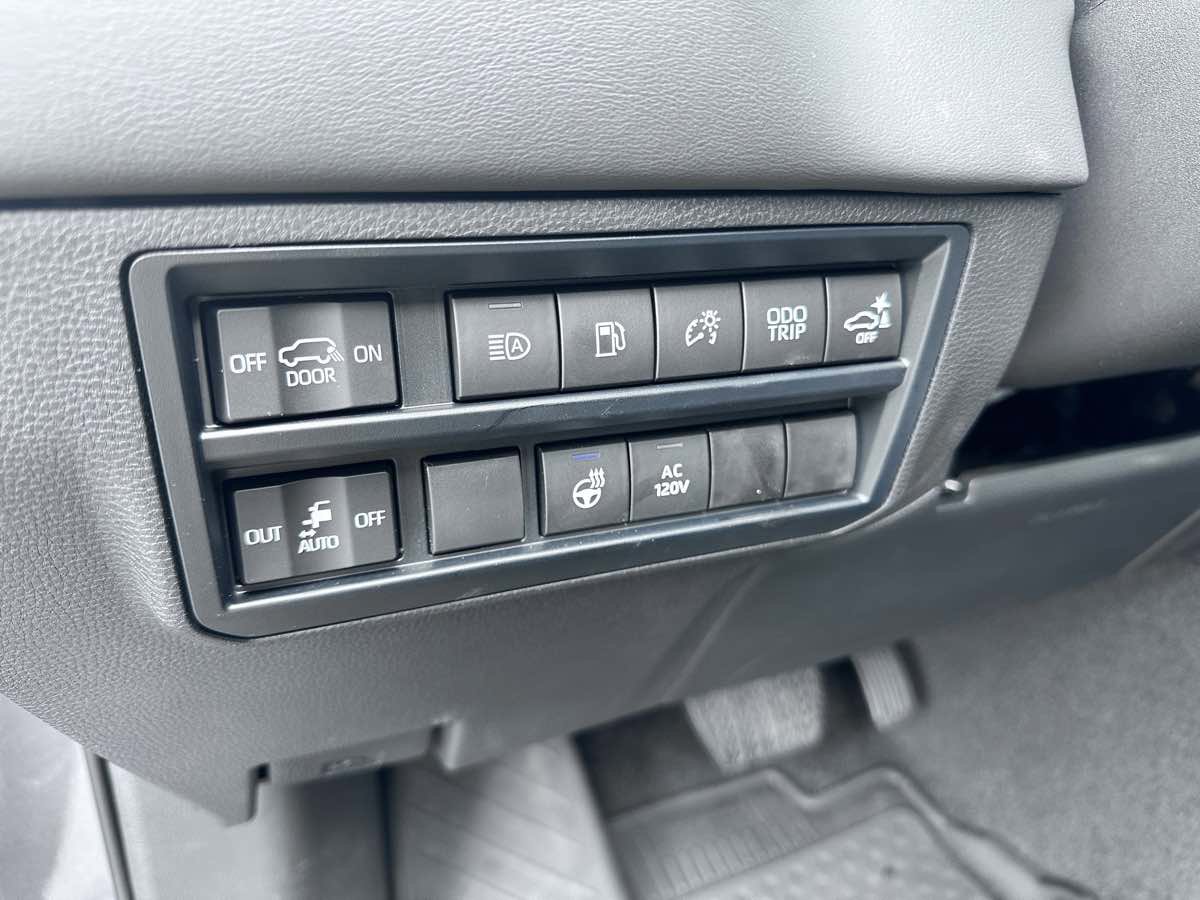 Used 2024 Toyota Sequoia Platinum image 14