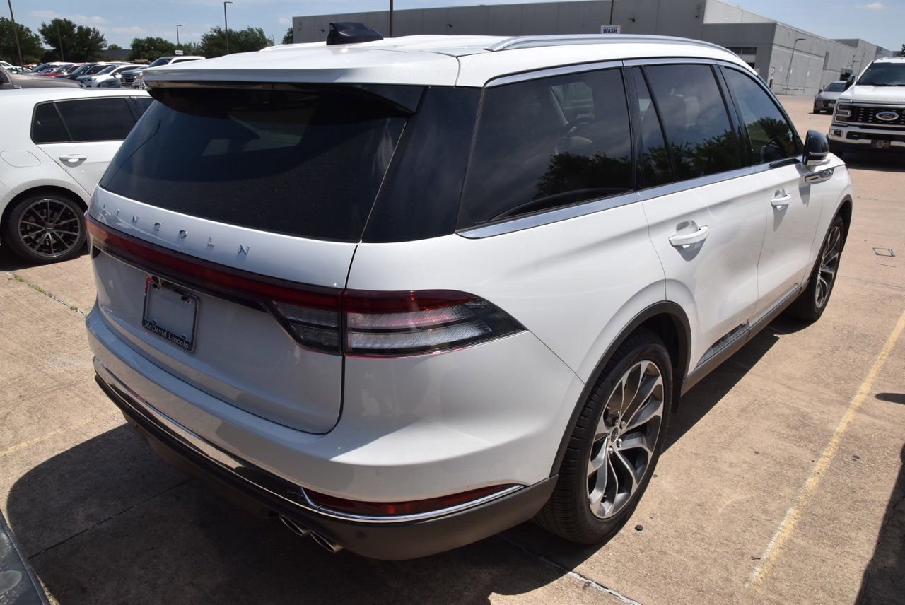 Certified 2025 Lincoln Aviator Reserve w/ Illumination Package RWD image 5