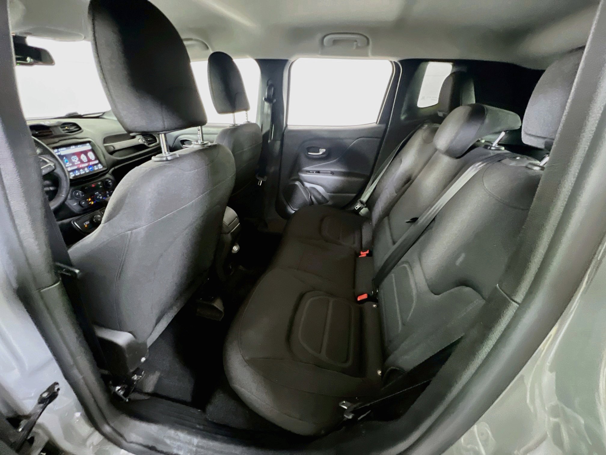 Used 2022 Jeep Renegade Latitude w/ Convenience Group AWD/4WD image 23