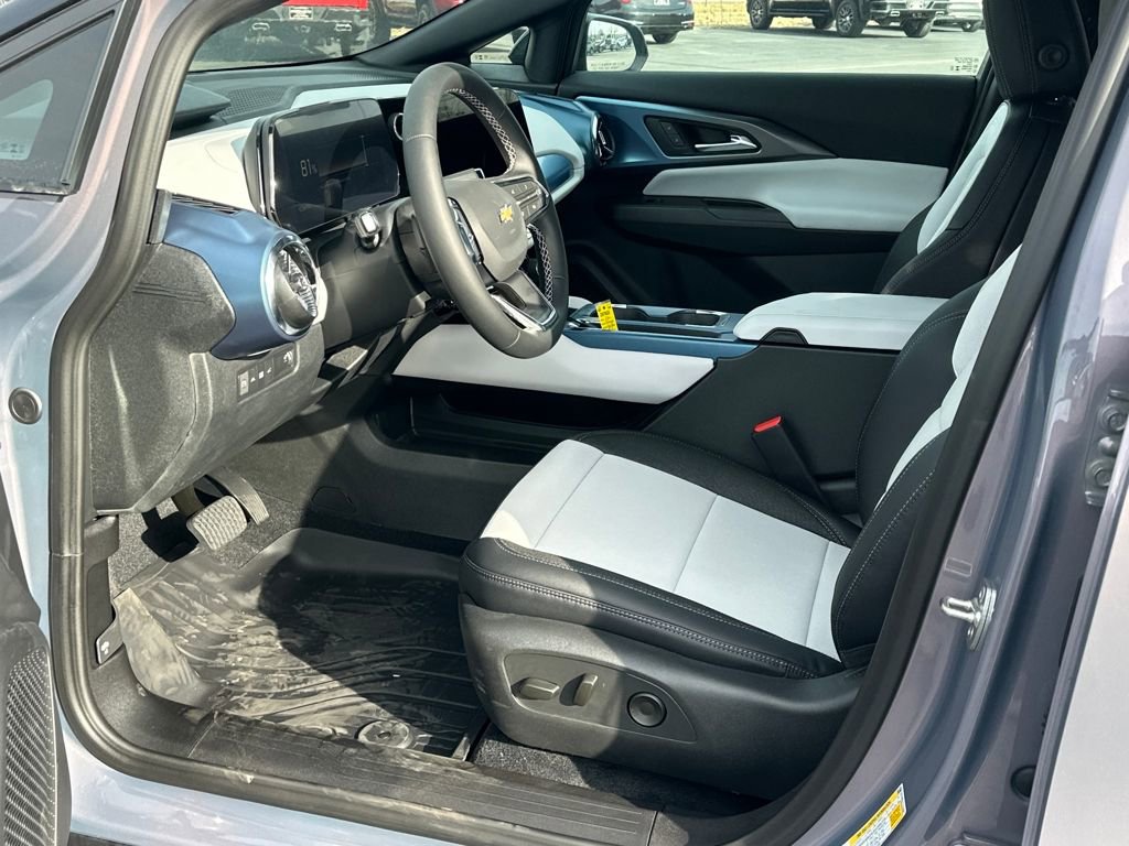 New 2026 Chevrolet Equinox EV LT image 11