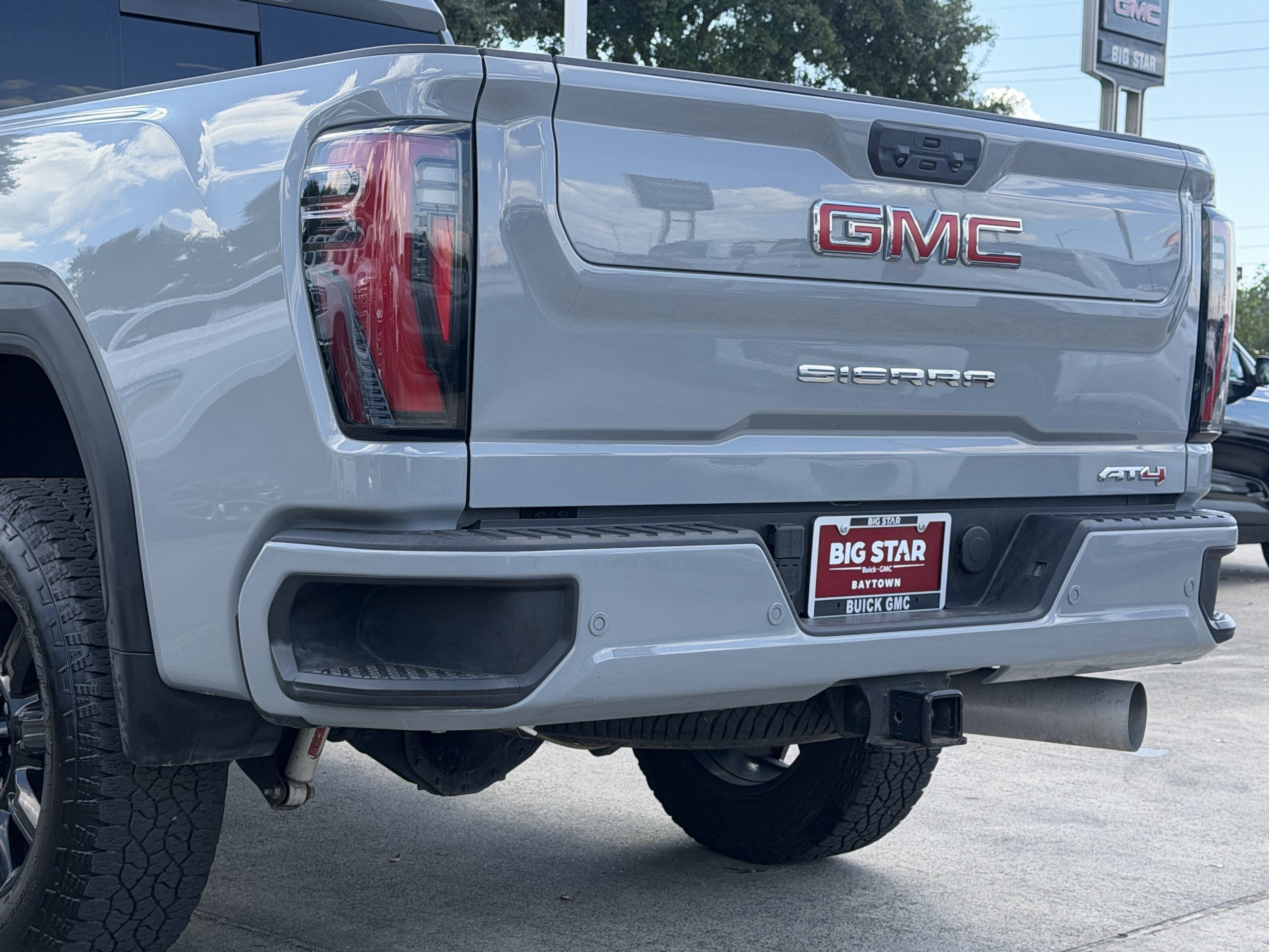 Used 2025 GMC Sierra 2500 AT4 w/ AT4 Premium Plus Package AWD/4WD image 10