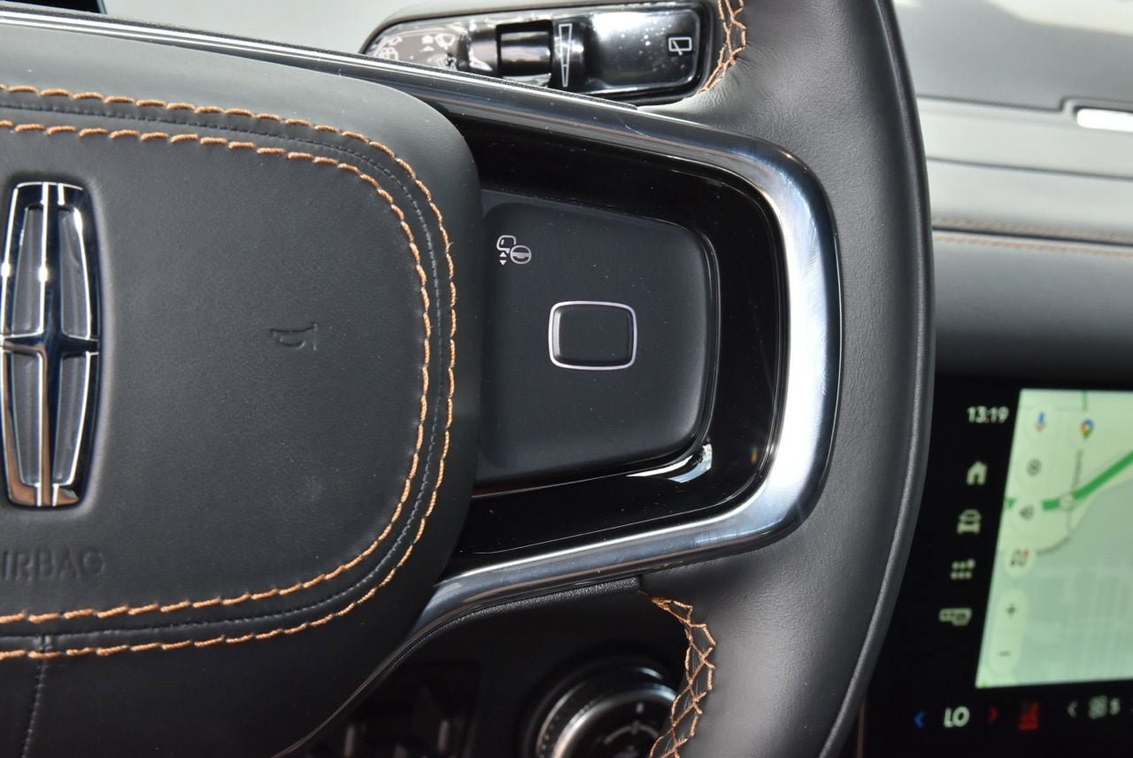 New 2026 Lincoln Navigator L Black Label AWD/4WD image 24